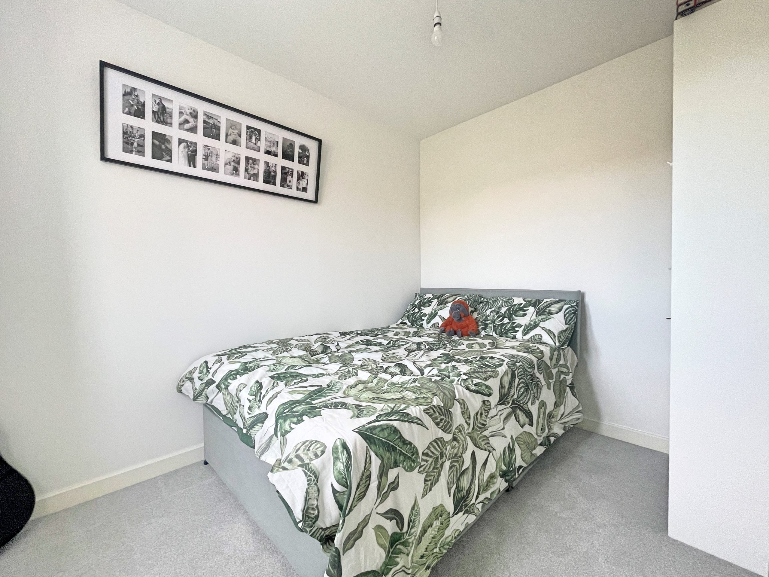 26 Ager Avenue bed3