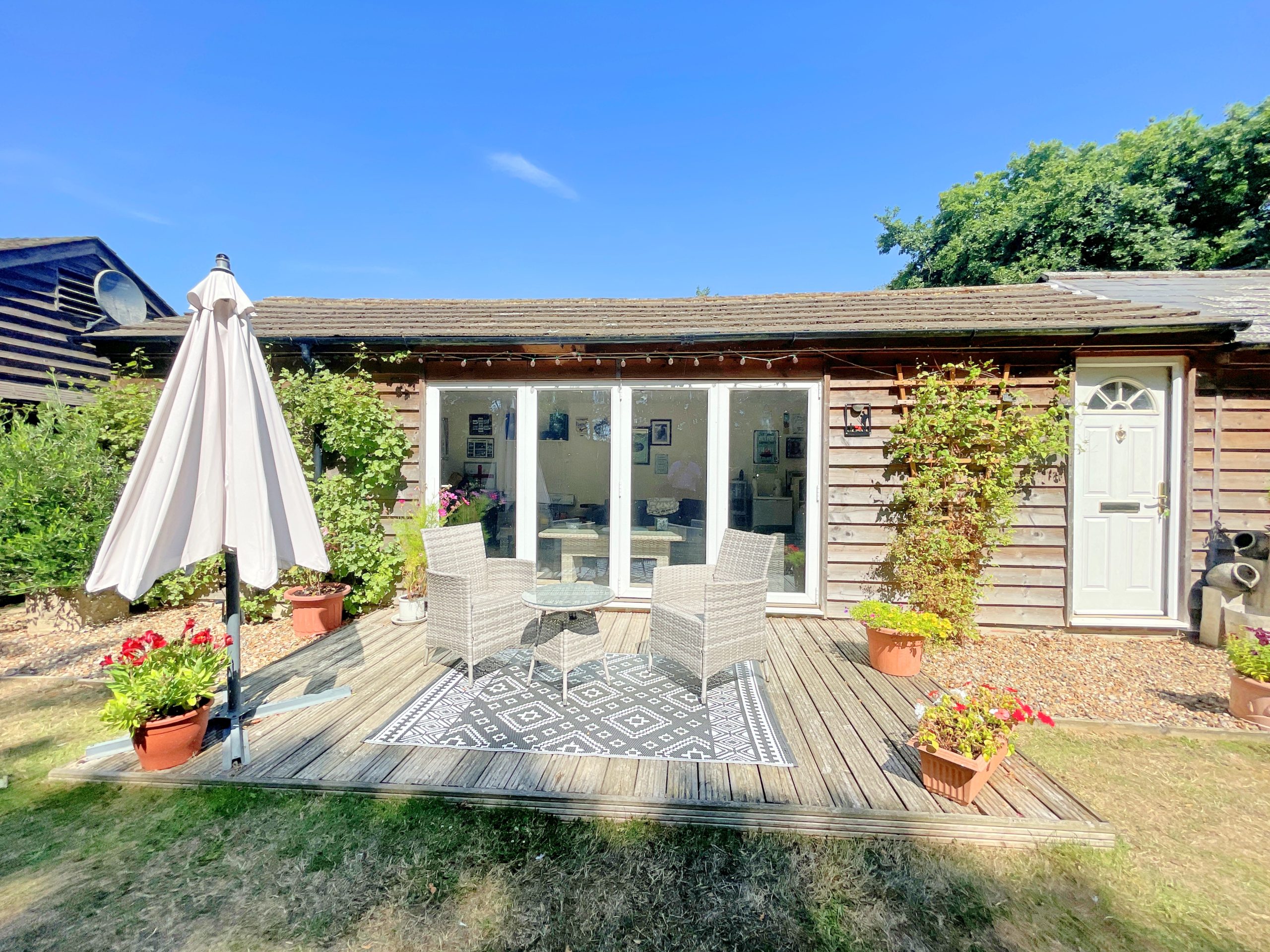 The Poplars garden room