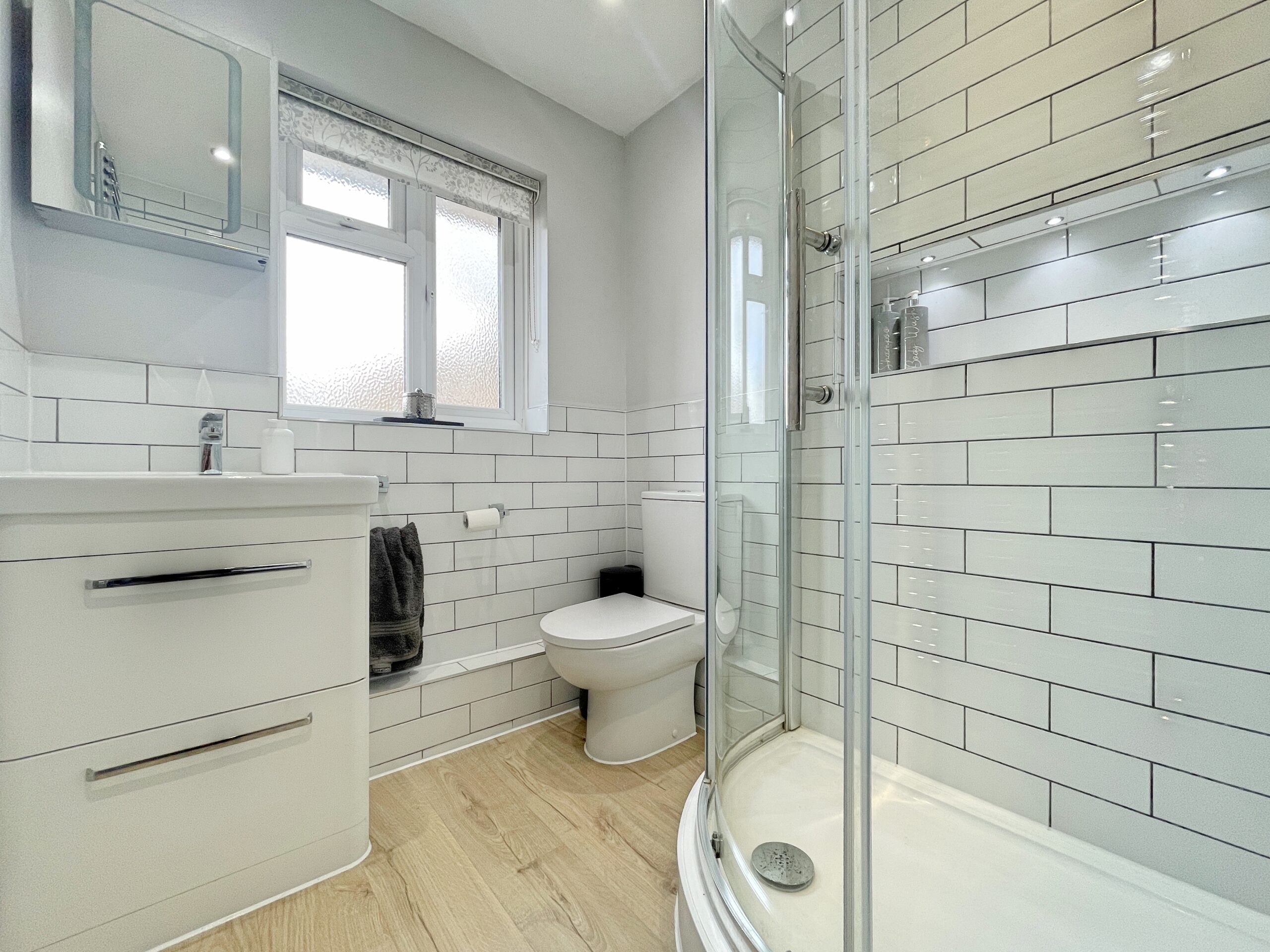 18 Beaumont Way shower room2