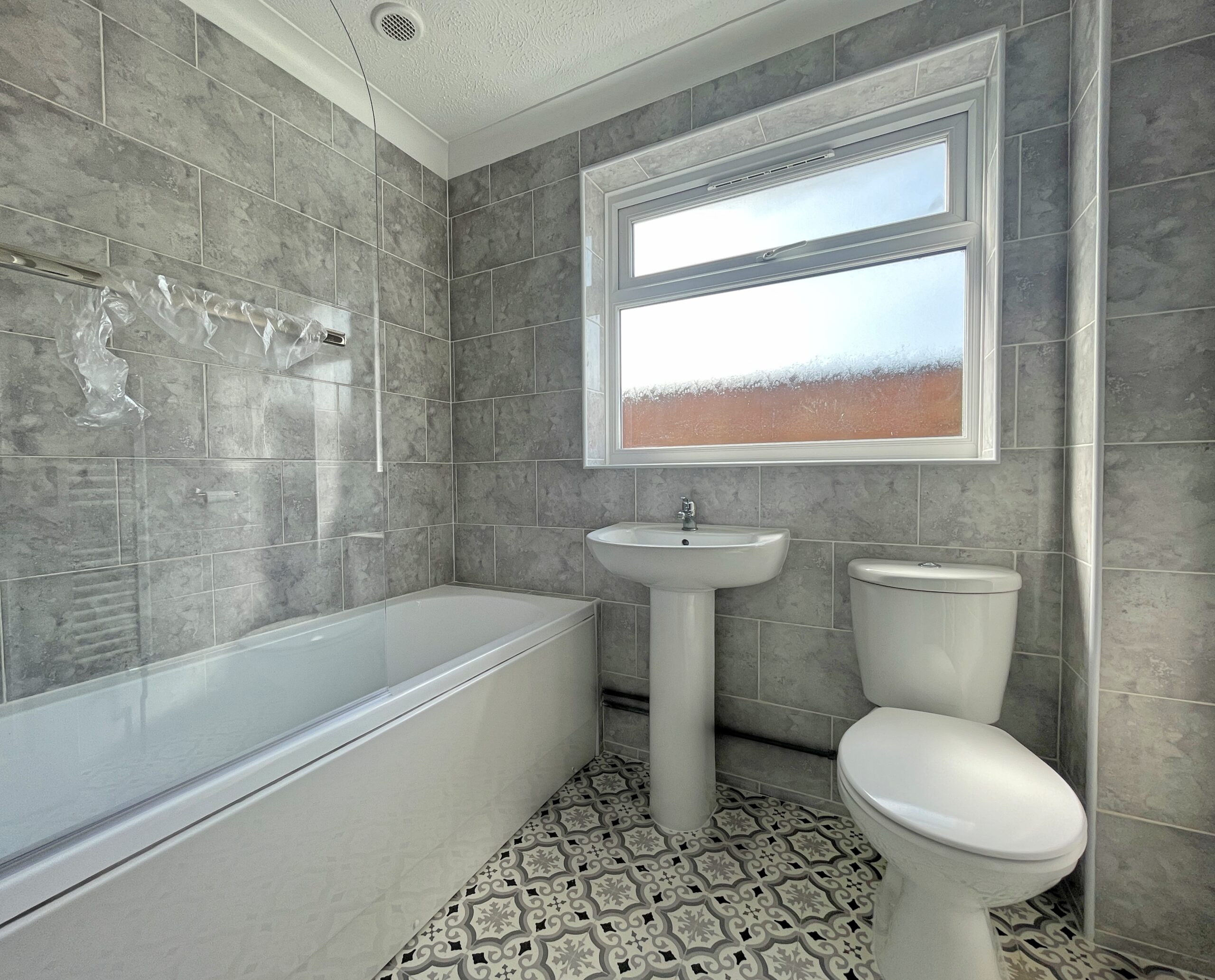 44 Rectory Road bath
