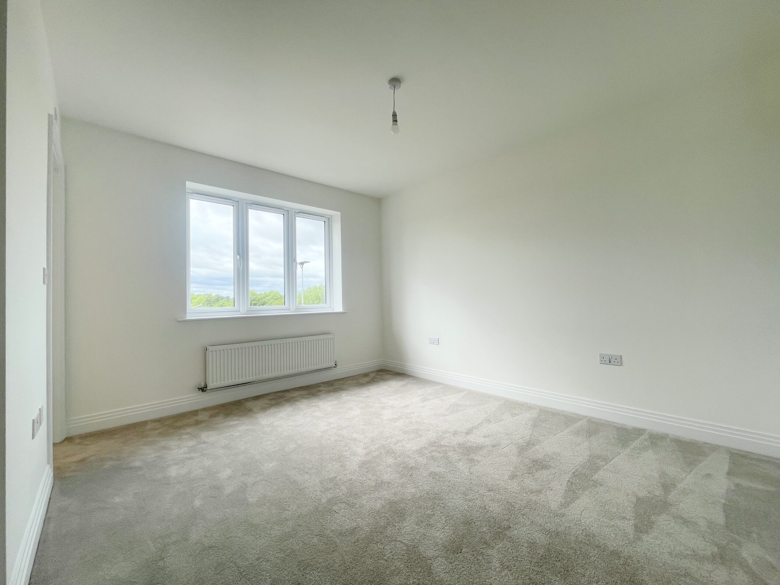 Plot 143 Aylatts Green bed22