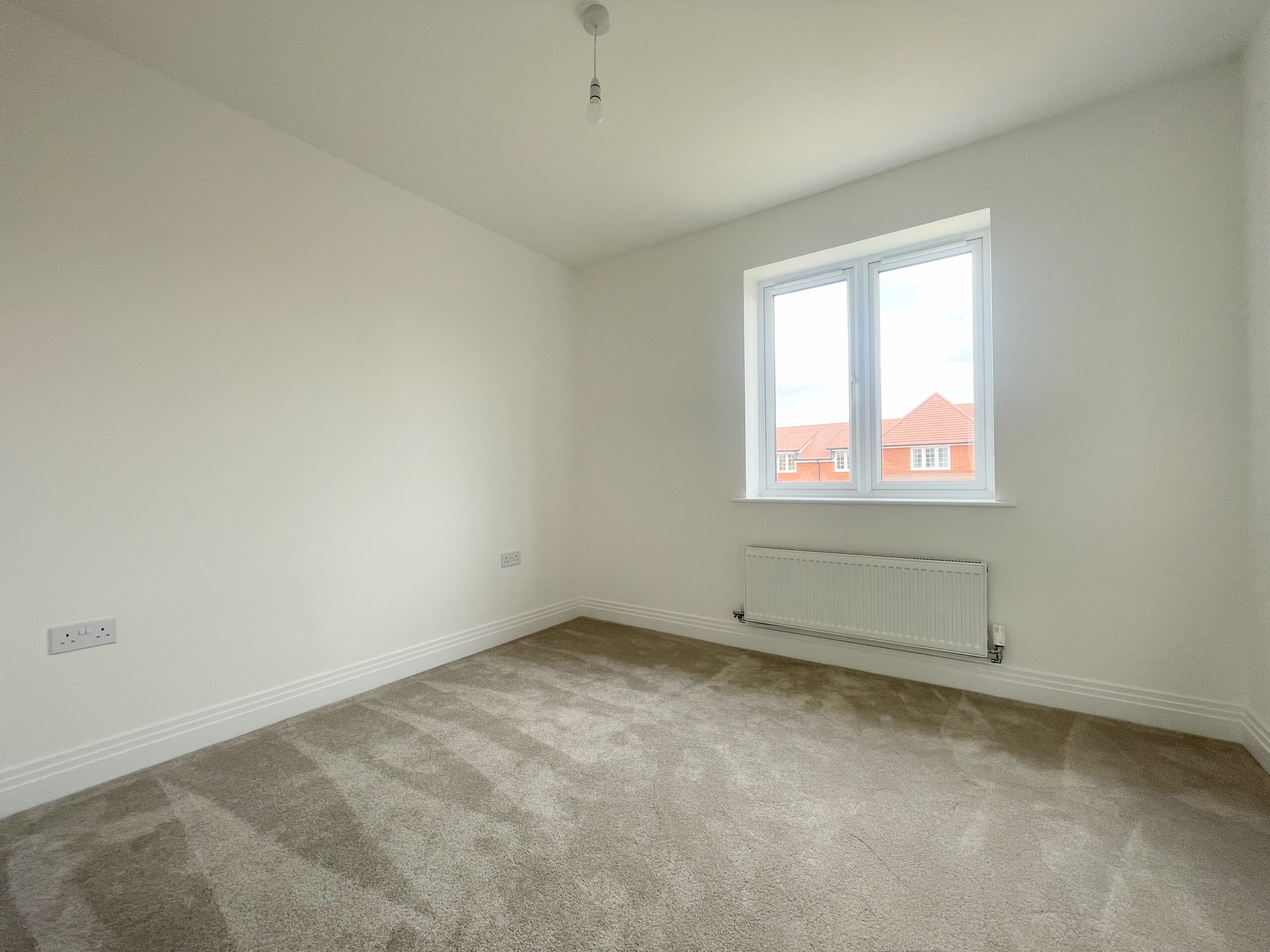 Plot 143 Aylatts Green bed3