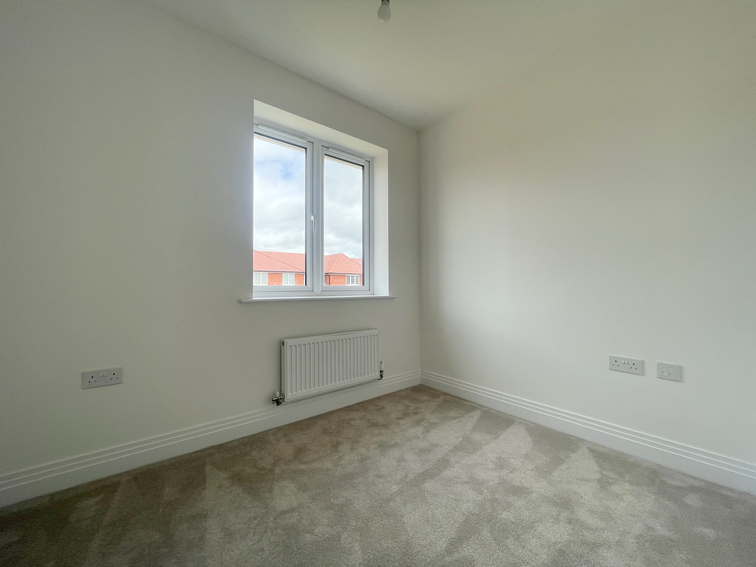 Plot 143 Aylatts Green bed4