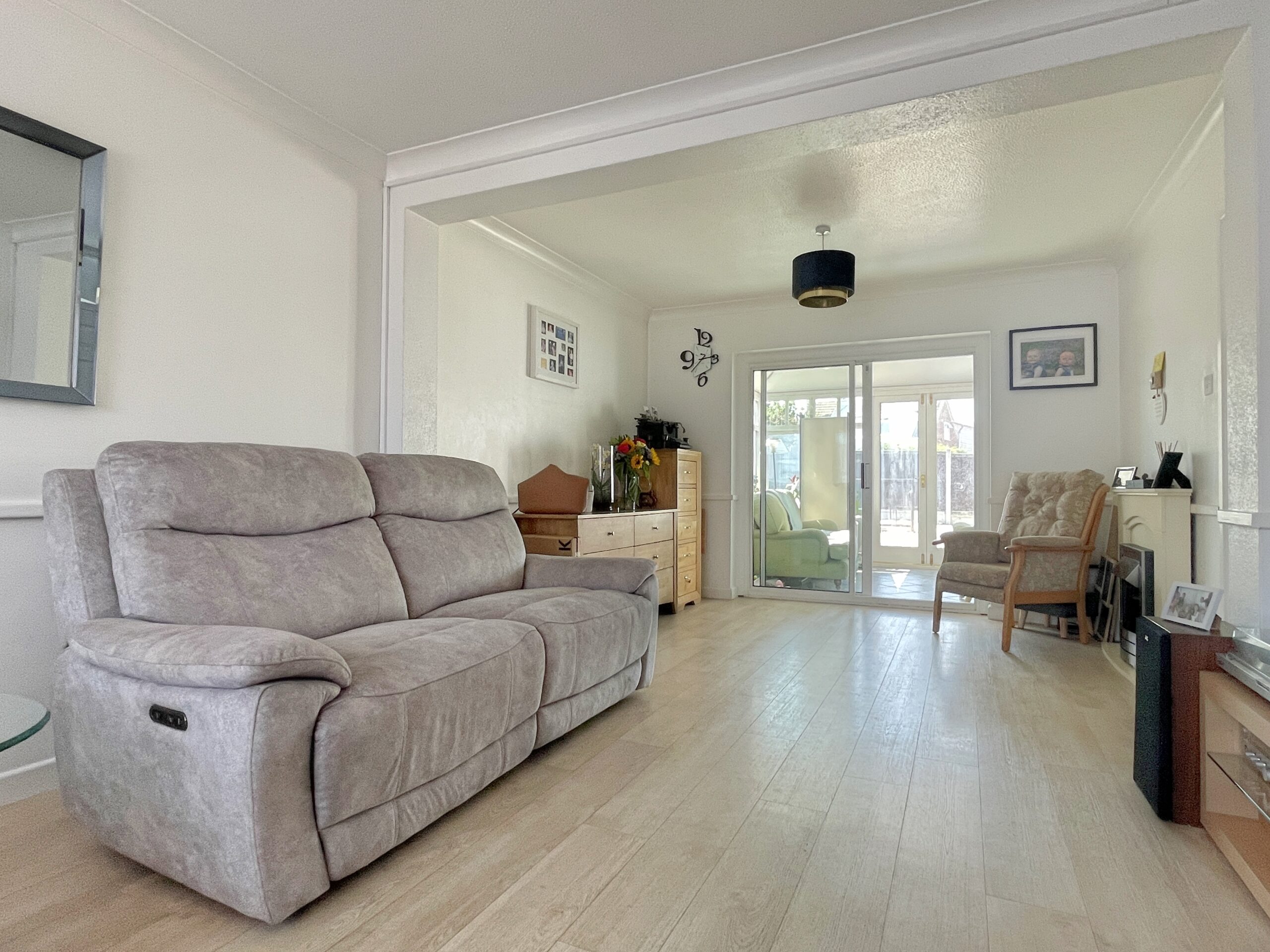15 Francis Close ld