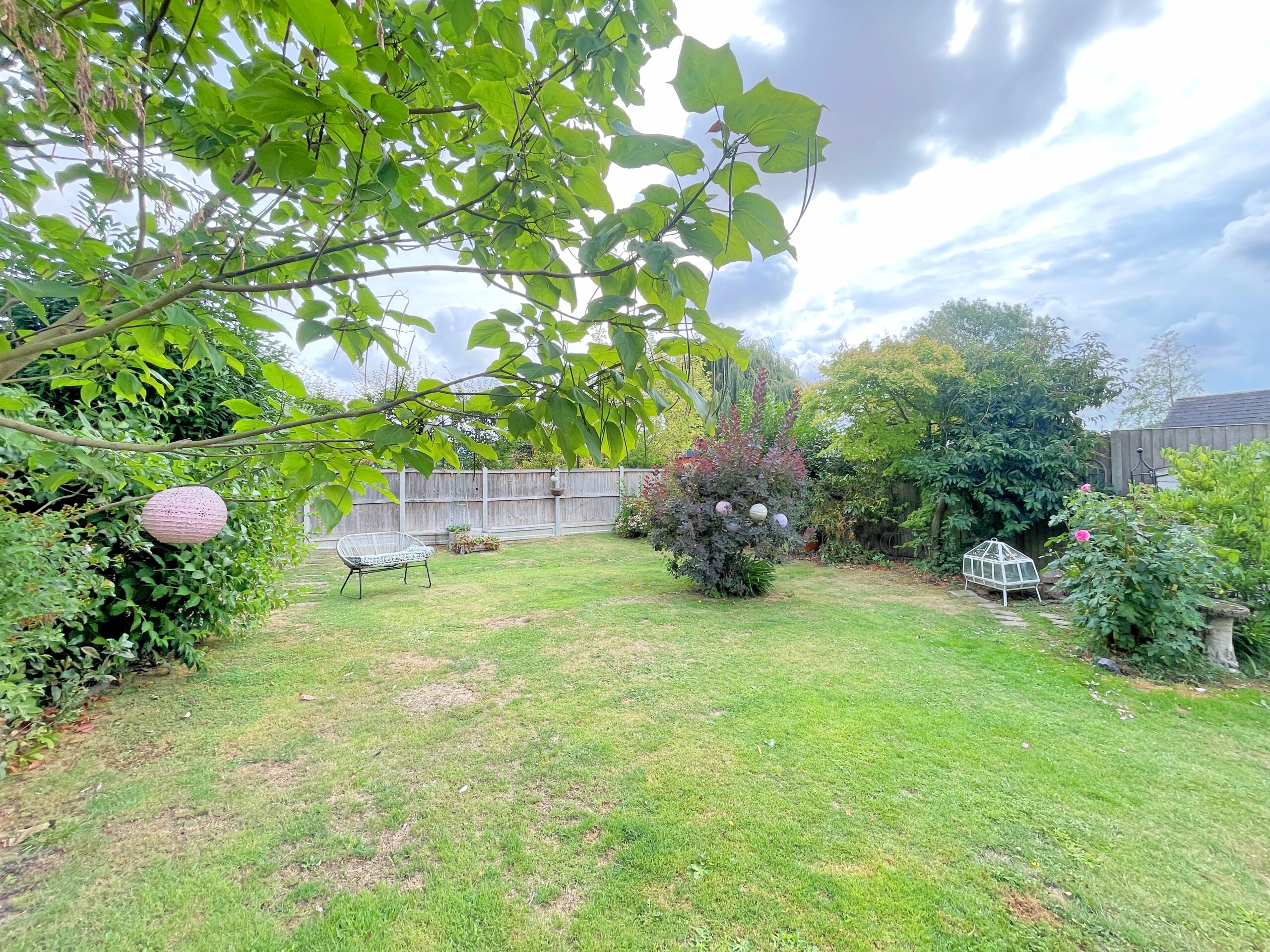 Hawthorn Cottage garden2